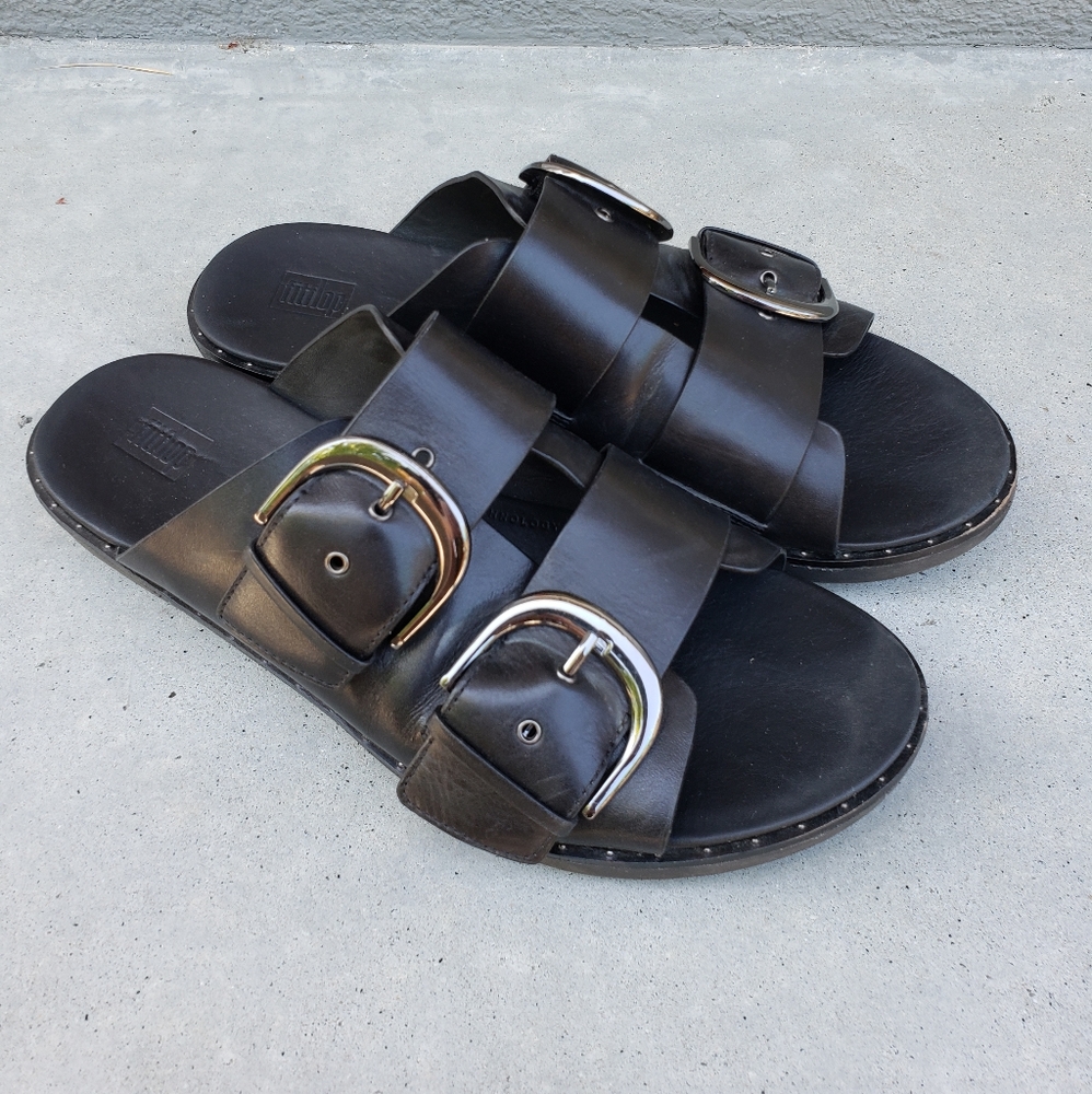 Fit flop sandal